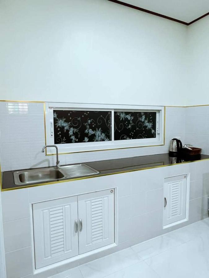 Ove Apartment Bang Saray Bang Sare Exterior photo